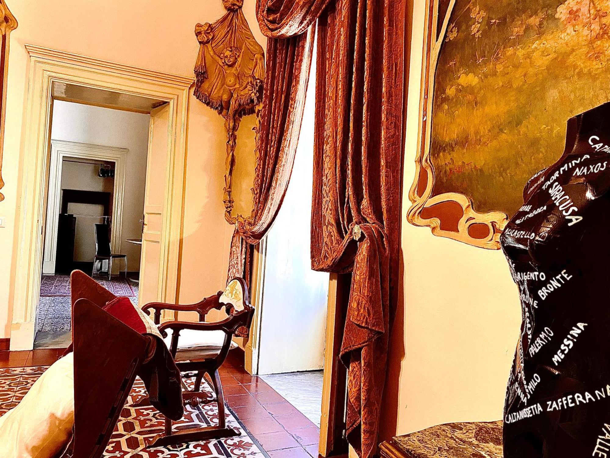 Sake Maison De Charme - Fascinating Ancient Sicilian Mansion Catania Luaran gambar